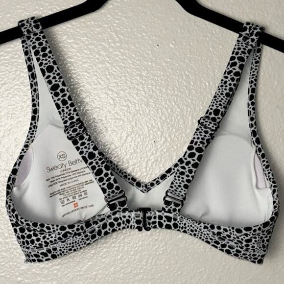 Sweaty Betty Retro Bikini Top Monochrome Croc Jacquard black/white women's XS - Picture 11 of 15